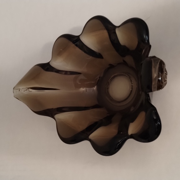 Vintage Leaf Ashtray - Picture 6 of 7